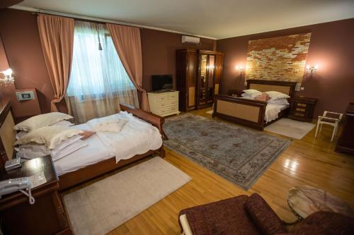 luxury hotels in Deva