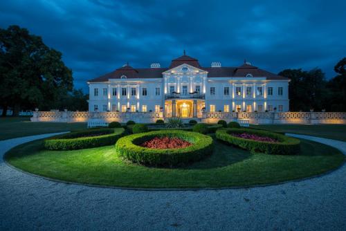 luxury hotels in Bratislavský Kraj