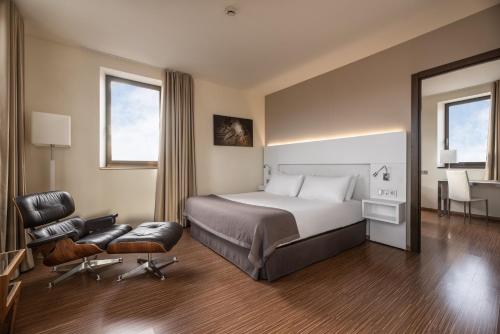 luxury hotels in Santiago'S Route