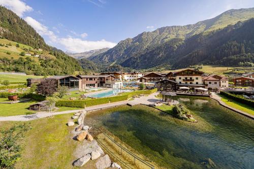 luxury hotels in Racines