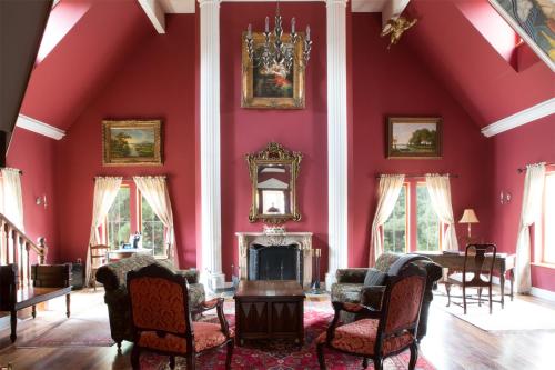 luxury hotels in Williamsburg