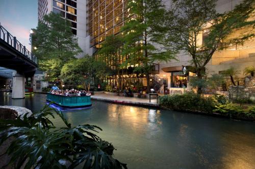luxury hotels in Greater San Antonio