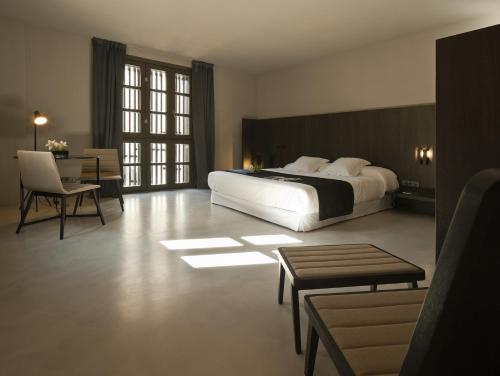 luxury hotels in Valencia Province