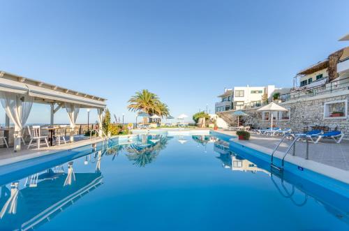 luxury hotels in Agia Pelagia