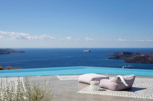 luxury hotels in Fira
