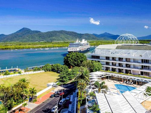 luxury hotels in Cairns