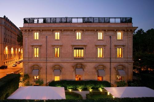luxury hotels in Colosseum