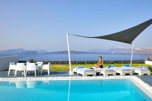 luxury hotels in Akrotiri