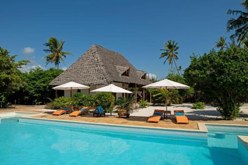 luxury hotels in Pongwe