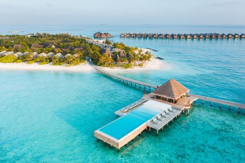 luxury hotels in Baa Atoll