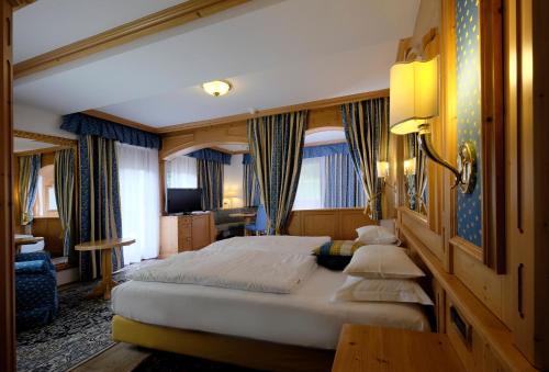 luxury hotels in Belluno Area