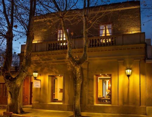 luxury hotels in Colonia Del Sacramento