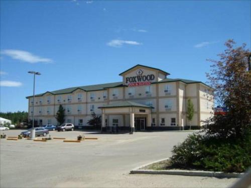 luxury hotels in Central Alberta