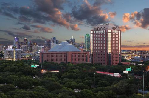 luxury hotels in Dallas