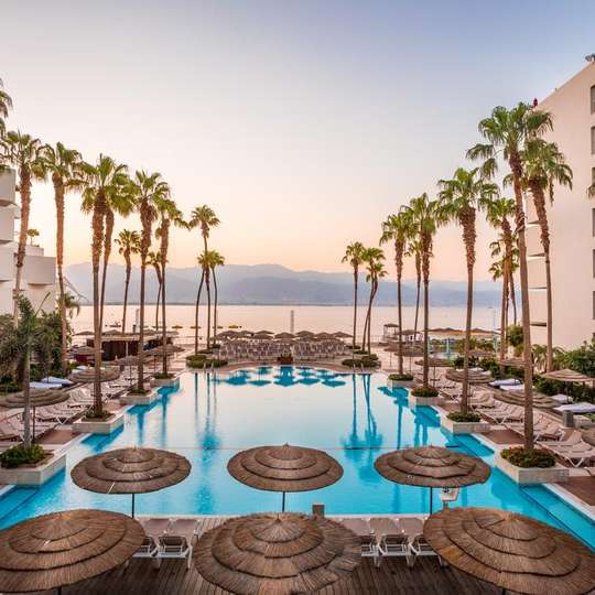 luxury hotels in Taba