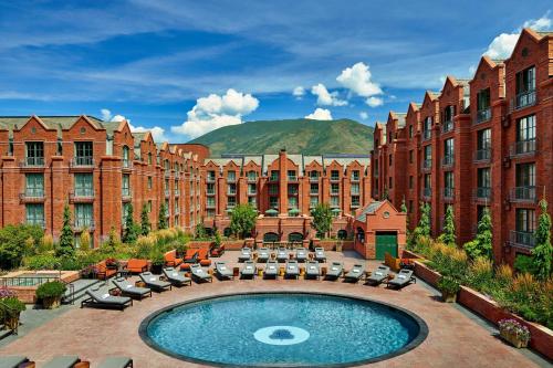 luxury hotels in Colorado Wine Country
