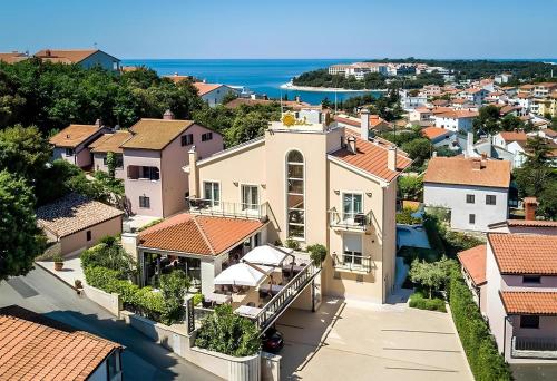 luxury hotels in Pula