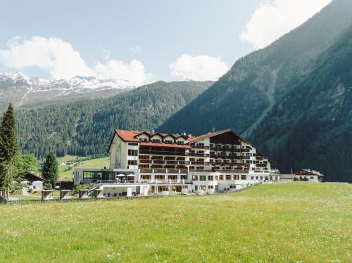 luxury hotels in Tyrolean Oberland
