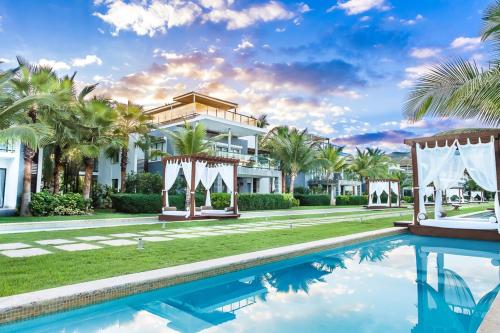 luxury hotels in Samana Peninsula