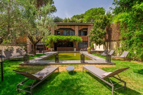 luxury hotels in Trastevere