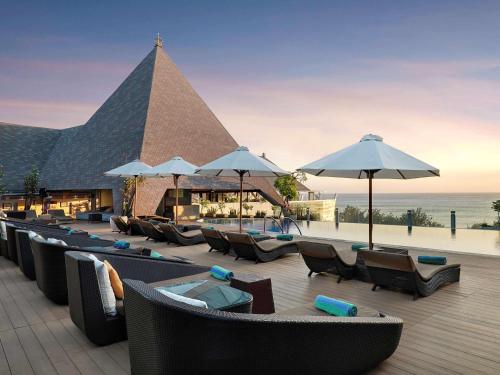 luxury hotels in Kuta