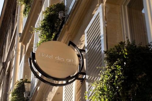 luxury hotels in Montmartre (18Th)