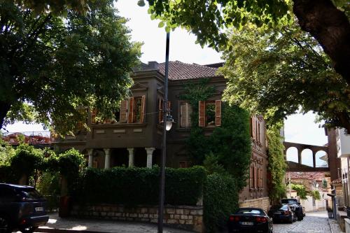 luxury hotels in Korçë County