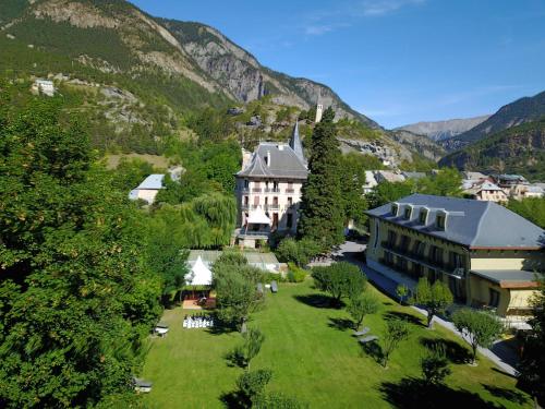 luxury hotels in Alpes-De-Haute-Provence