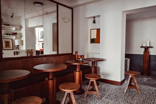 luxury hotels in Montparnasse (14Th)