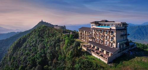 luxury hotels in Pokhara