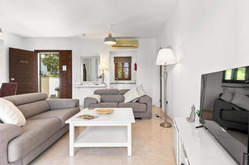 luxury hotels in Paphos