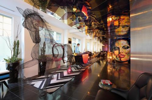 luxury hotels in Melbourne