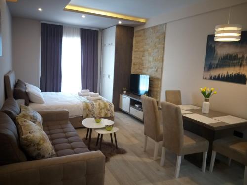 luxury hotels in Sumadija Region