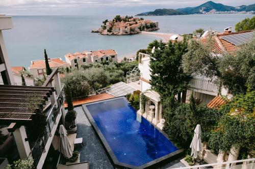 luxury hotels in Budva County