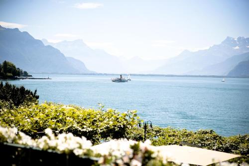 luxury hotels in Lake Geneva / Vaud