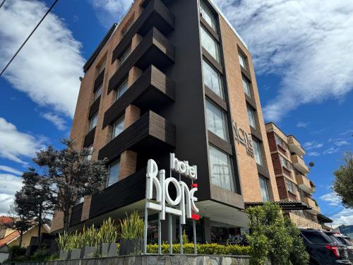 luxury hotels in Loja