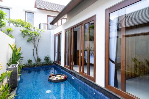 luxury hotels in Kuta