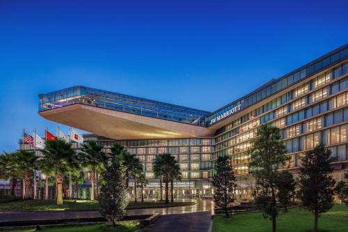 luxury hotels in Hanoi