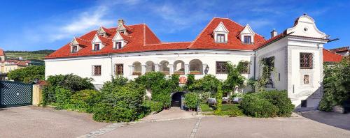 luxury hotels in Weissenkirchen In Der Wachau
