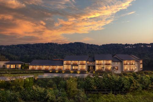 luxury hotels in Dharamshala