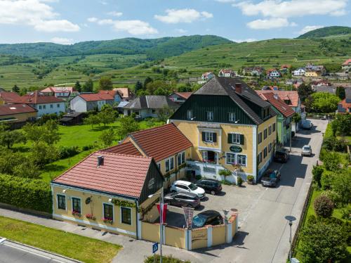 luxury hotels in Weissenkirchen In Der Wachau