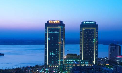 luxury hotels in Nanjing Area