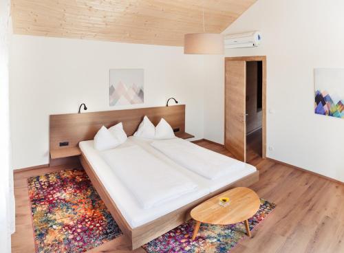 luxury hotels in Weissenkirchen In Der Wachau