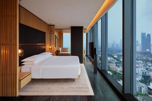 luxury hotels in Jakarta Province
