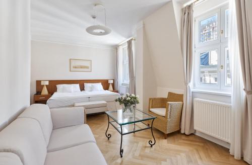 luxury hotels in Slavkovsky Forest