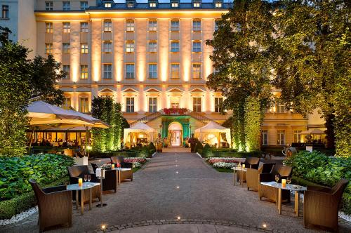 luxury hotels in Autoroute Frankfurt - Vienna