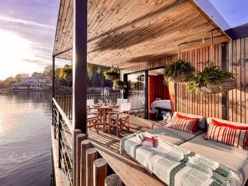 luxury hotels in Côte D'Argent