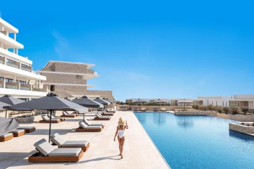 luxury hotels in Paphos