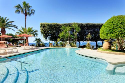luxury hotels in Sorrento Coast