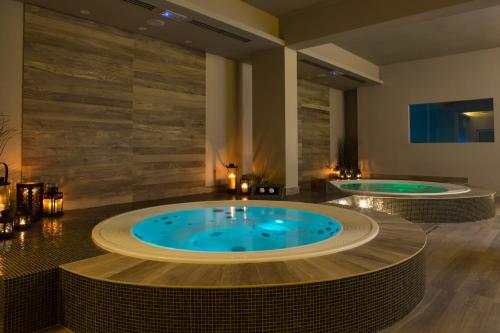 luxury hotels in Forli-Cesena Area